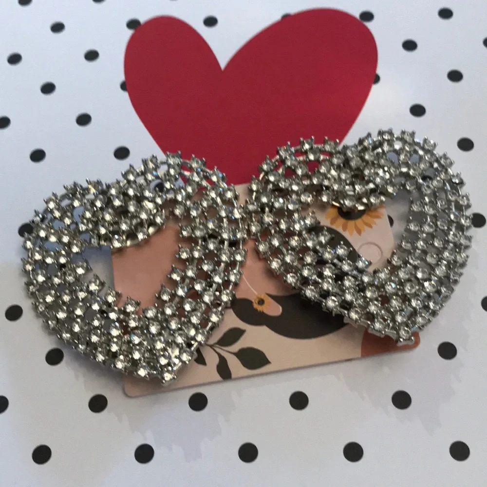 Beautiful Rhinestone Shoe Clip Jewelry. NWOT - Picture 3 of 10
